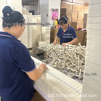 Koka juvelierizstrādājumu kastīte ar putekļu aizsardzību un oksidācijas aizsardzību, galda uzstādīšana, vienkāršs un mūsdienīgs stils, ar vienu slāni