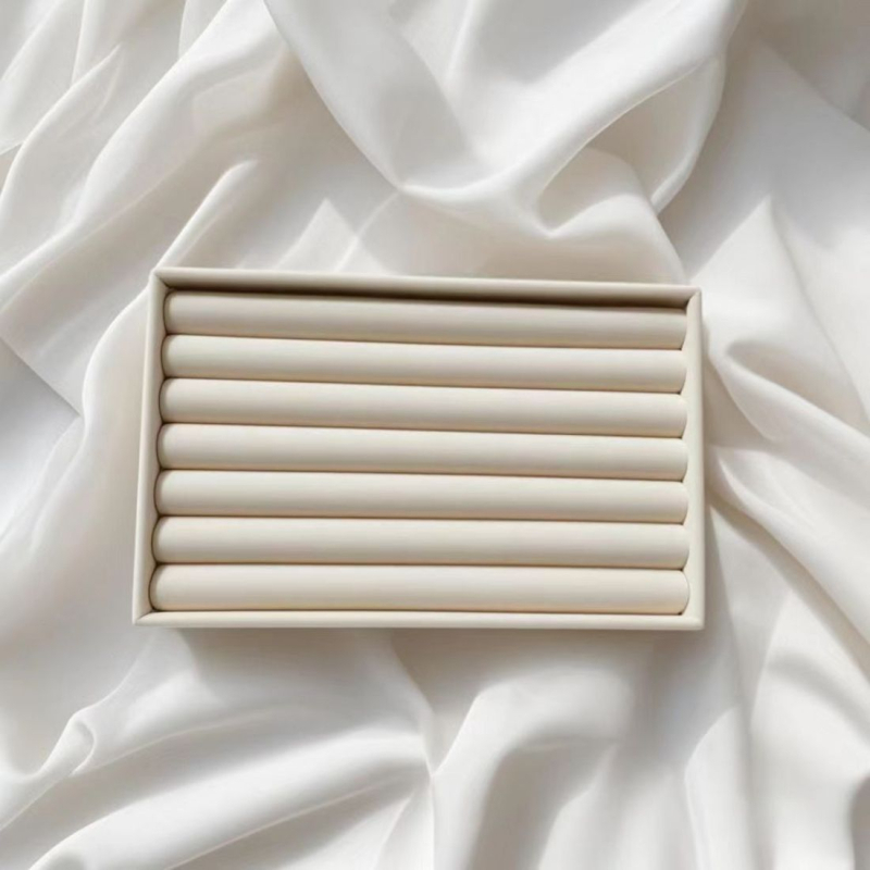 Rotaslietu kārbiņa ar samta trauciņu – putekļu izturīga, materiāls: papīrs, rotaslietu uzglabāšanai, pastorālais stils