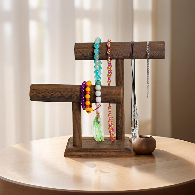 Vintage koka galda rotu izstādes statīvs, divstāvu rokassprādžu plaukts, pērļu krellēm un pulksteņiem