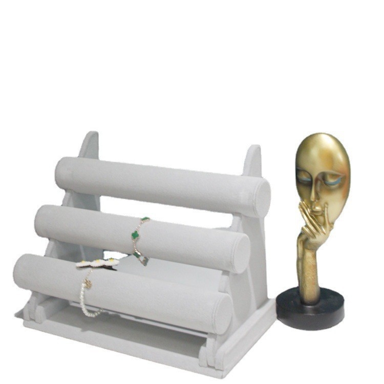 Juvelierizstāvis no flaneles materiāla, kvadrātiska forma, mākslinieciskais stils (Zīmols: Mrs. Wang)