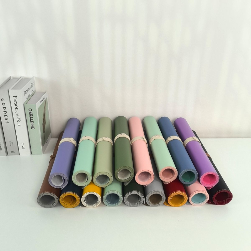 Kožená dvojstranná podložka pod klávesnicu a myš s OEM prispôsobením, prešívaním okrajov a nahrávaním vzoru