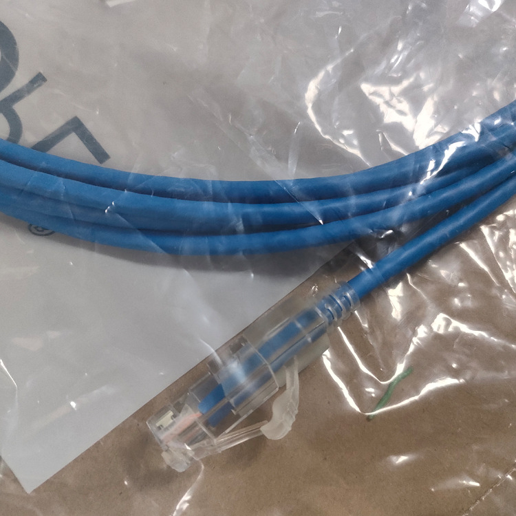 Commscope 760257422 Неекраниран Cat6 Patch Cord, Гигабитов, за компютърна употреба, Скорост 1000 Mbps, Работна температура 40–50°C, Температура на съхранение -20–60°C