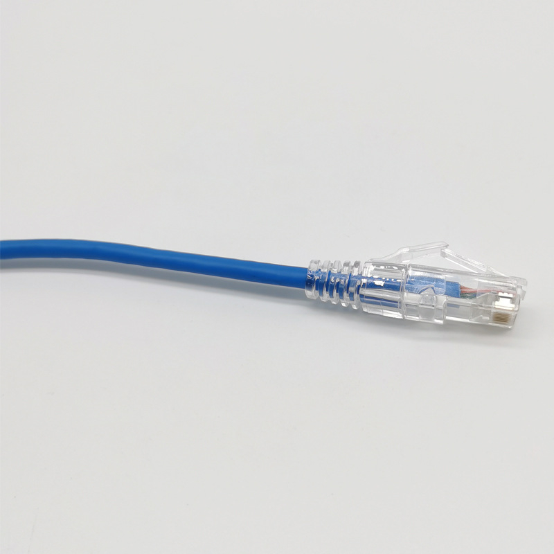 Zaštićeni mrežni kabel kategorije 6e s uvijenim parovima, vodič 3,8 mm, BC (32 AWG/30 AWG), brzina prijenosa 10 000 MB, Cat6a priključak, sastavljen