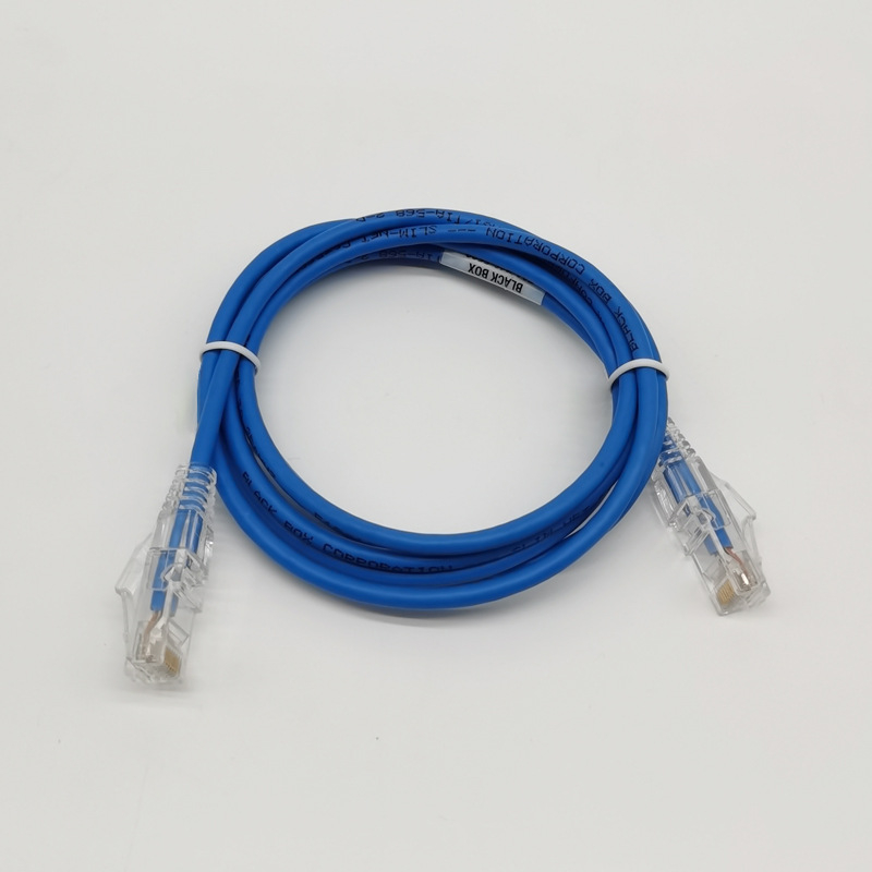 Zaštićeni mrežni kabel kategorije 6e s uvijenim parovima, vodič 3,8 mm, BC (32 AWG/30 AWG), brzina prijenosa 10 000 MB, Cat6a priključak, sastavljen