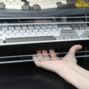 Akrila galdas tastatūras statīvs – caurspīdīgs daudzlīmeņu organizētājs darbvirsmai, saderīgs ar YK mehānisko tastatūru, darbībai pie datora, pielāgošana nav atļauta