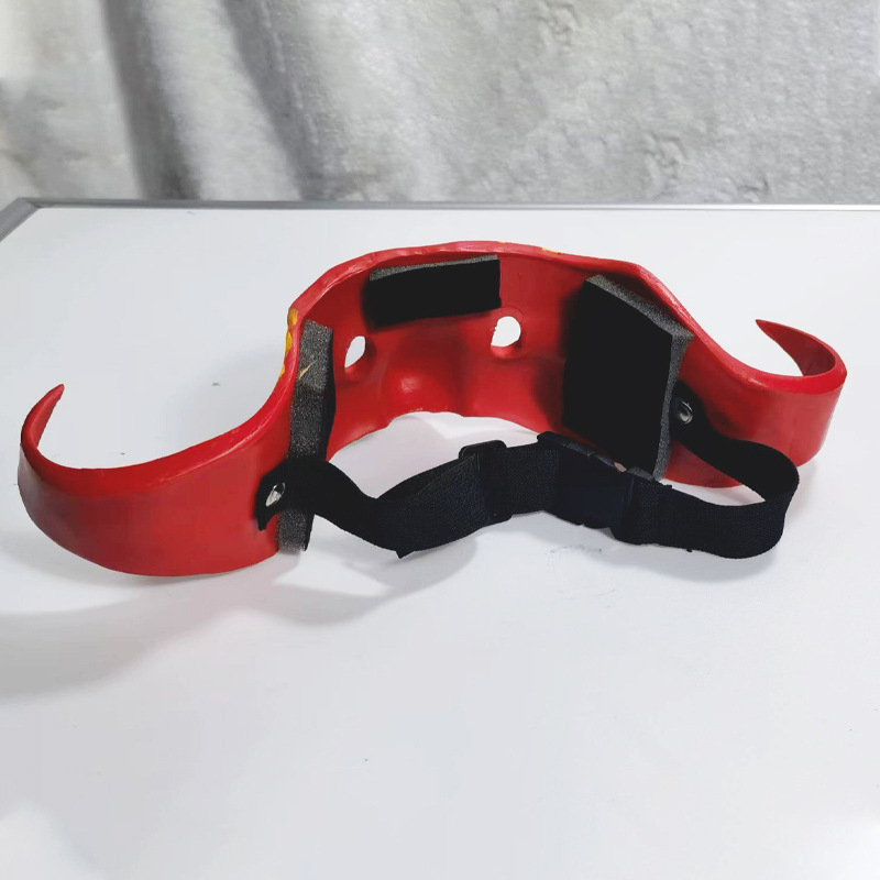 Maska no sveķiem, IP licence filmu un televīzijas vajadzībām, DIY rekvizīts