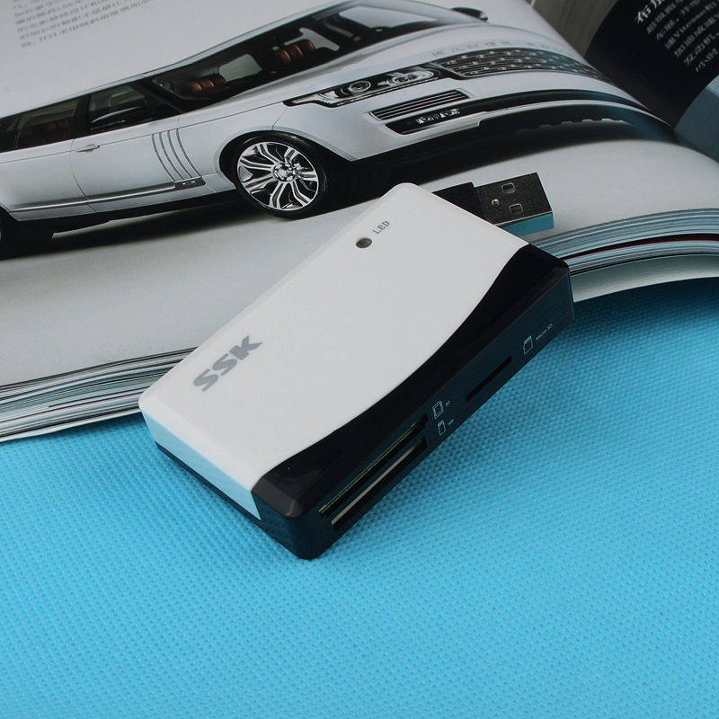 Všetko-v-jednom USB 2.0 čítačka kariet SCRM057 – podporuje MicroSD/SD/CF, externá inštalácia, kompatibilná so Windows/macOS