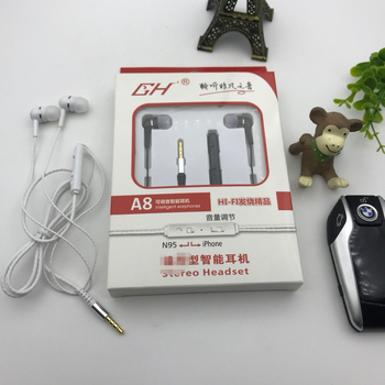 A8 căști in-ear cu bas profund, cablu de 120 cm, sensibilitate 116 dB