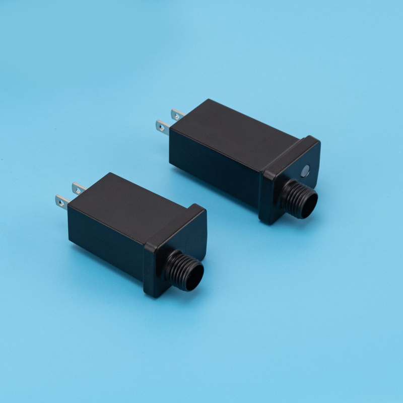 LED адаптер контролер за коледни светлини – водоустойчив корпус за захранване, огнеупорна пластмаса PC 94V0, с бутон