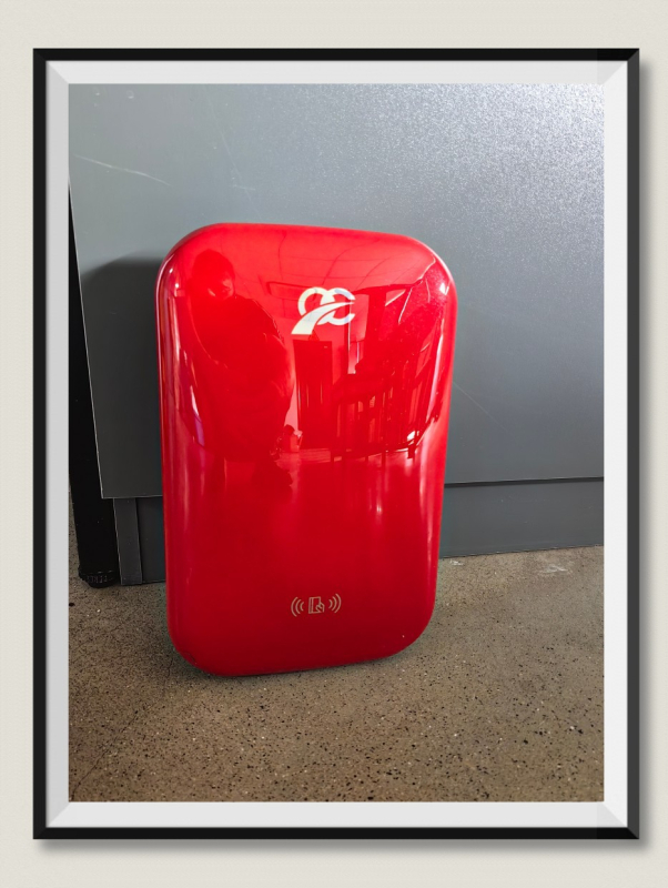 Корпус за зарядна колона — пластмасов, IMD процес, персонализиран дизайн