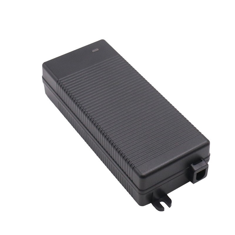 Калъф за захранващ адаптер — PC/ABS+PC, настолен и стенен монтаж, двойни изходни кабели, LED индикатор, модел SDL-9139