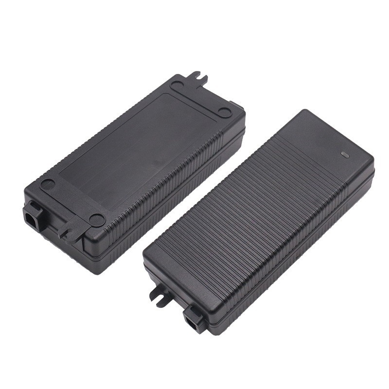 Калъф за захранващ адаптер — PC/ABS+PC, настолен и стенен монтаж, двойни изходни кабели, LED индикатор, модел SDL-9139