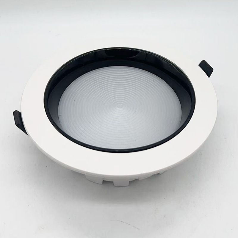 LED įmontuojamas downlight korpusas, liejamas aliuminis, miltelinis padengimas, modelis D7-1, įskaičiuota radiatoriaus, veido žiedas, reflektorius, šviesos šaltinio laikiklis