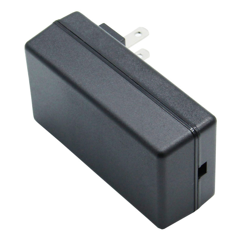 Sursă de alimentare pentru pornire automobil în carcasă LY (019-01), 12000mAh, cauciuc natural, finisaj UV pe suprafață și pe partea de jos, origine Shenzhen