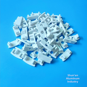 LED apšvietimo priedas su plastmasiniu korpusu, modelis HD590-D, medžiaga PC, paviršiaus apdorojimas: plastinės įpurškimo liejimas, suderinamas su LED šaltiniu