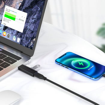 Hub USB 3.0 portabil cu trei porturi, alimentat prin USB (fără sursă externă), viteză până la 5 Gbps