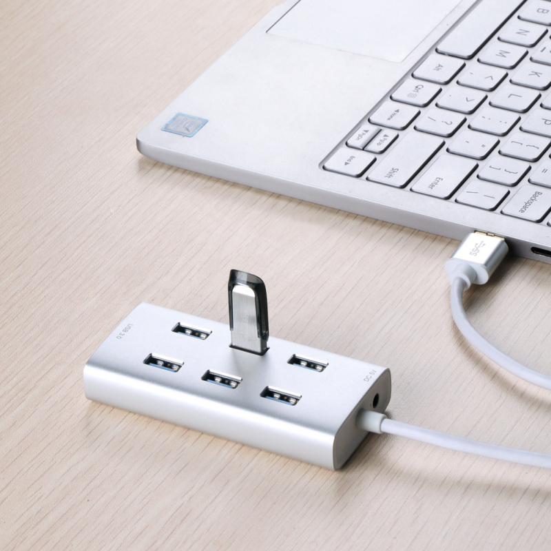 Willies USB 3.0 7-portos hub, 5 Gbps, tápellátás USB-n keresztül, 0,8 m kábel, alumíniumötvözet ház