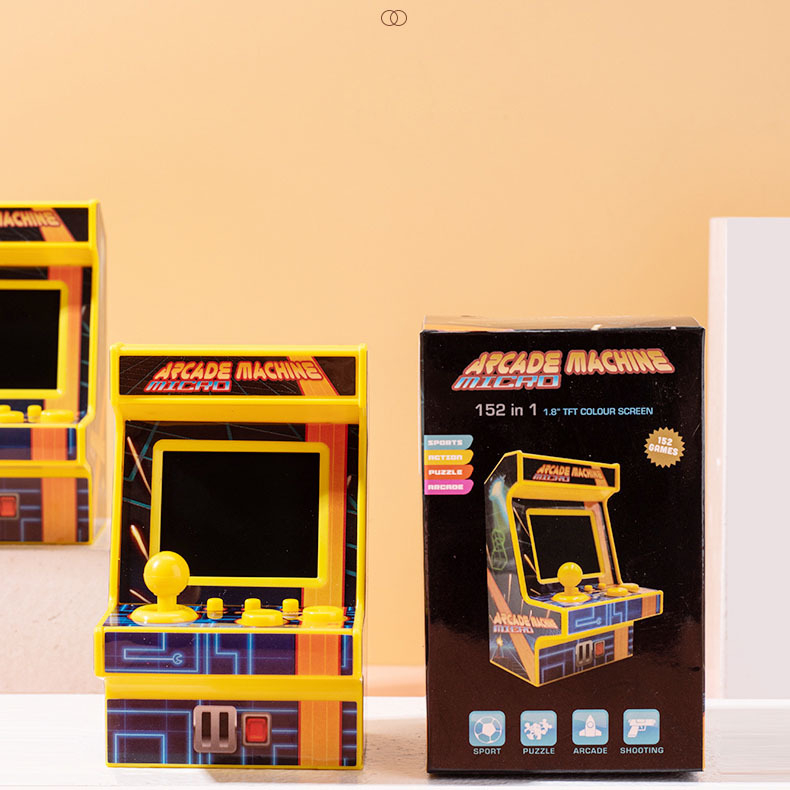 Portatīvā 8 bitu arkādes spēļu konsole ar 152 iebūvētām spēlēm – nostalgisks retro dizains ar džojstiku, portatīva, vienam spēlētājam