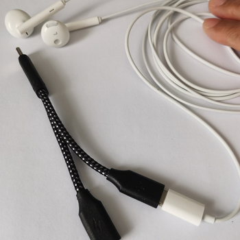 2-u-1 OTG audio adapter kabel za lavalier mikrofon i slušalice, kompatibilan s Type-C uređajima (jezgro od najlona, bakreni vodič, ROHS)
