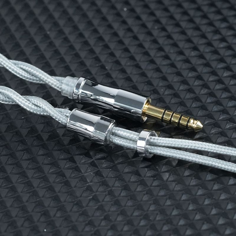 Cablu audio MMCX 0.78, două fire răsucite, nucleu din cupru monocristalin placat cu argint, pânză din bumbac, ecran coaxial