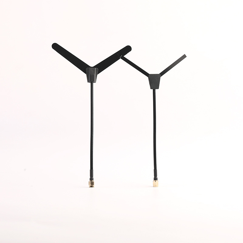 Antena pentru dronă cu câștig înalt și interfață SMA de tip Y