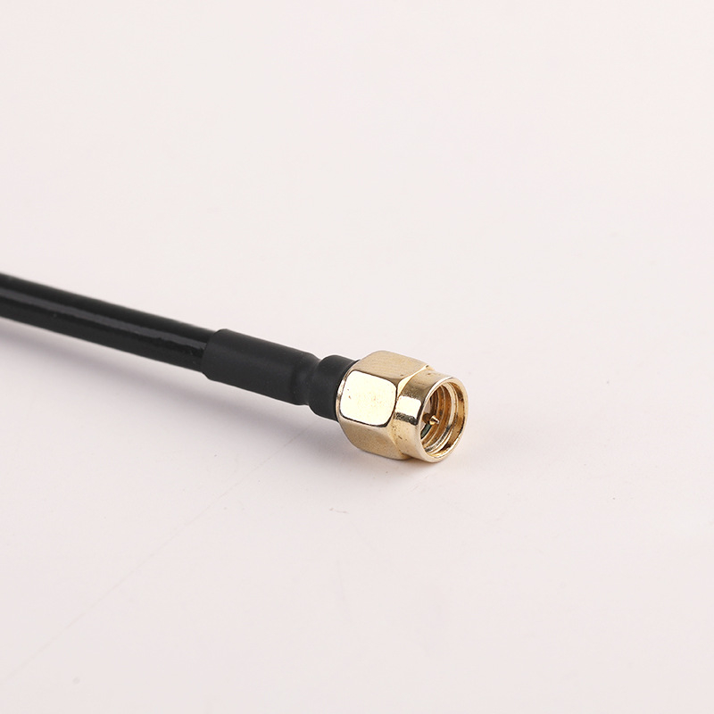 Antena pentru dronă cu câștig înalt și interfață SMA de tip Y