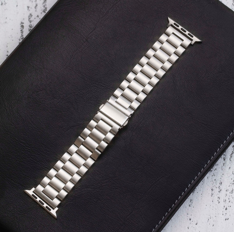 Remen od nehrđajućeg čelika za Apple Watch s dvostrano pritiskom kopčom, plosnatim sučeljem, poslovni stil, proljeće 2024 izlazak