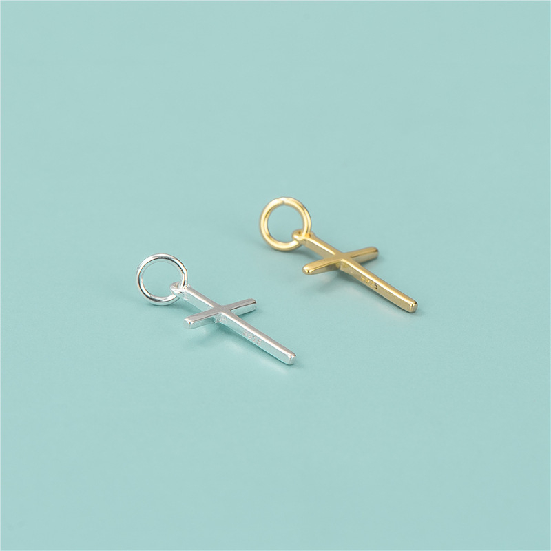 Kryžiaus pakabukas iš 925 sidabro su auksavimu — mažas rankų darbo DIY karoliukų bižuterijos pakabukas