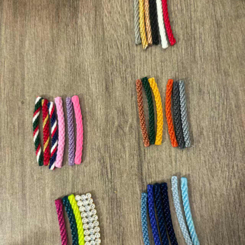 Позлатена медна гривна с телено въже, подкова закопчаване, диамантени акценти, унисекс