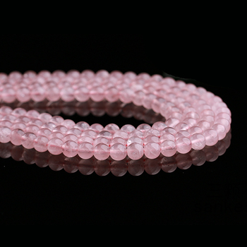 Perle z kryštálu – okrúhle korálky, totemový vzor, brúsenie a leštenie.