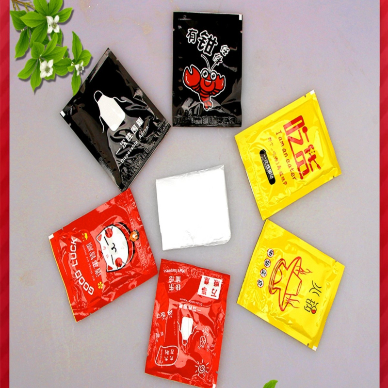 Vienkartinė PE plastiko prijuostė, skaidri, be rankovių, su logotipo spauda, storis 0,6