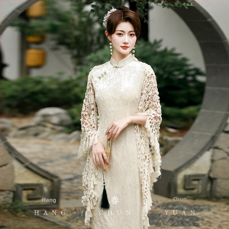 Дамски кардиган-шал със ажурна плетка и пискюли със слънчоглед, триъгълен шал - пролет и есен, полиестер