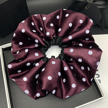 Ластичка за коса - сатенова с полка-дот дизайн, ретро елегантност, еластична ластичка за опашка (Материал: сатен; Обработка: Seiko; Произход: Jinhua; Стил: Оригинален дизайн; Еластичност: Висока)