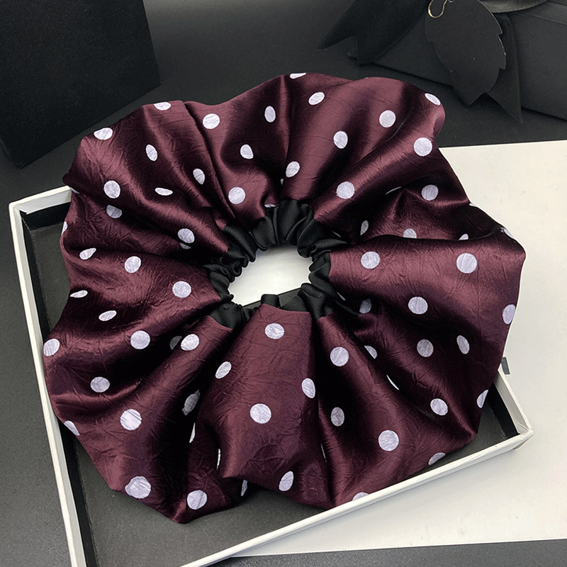 Ластичка за коса - сатенова с полка-дот дизайн, ретро елегантност, еластична ластичка за опашка (Материал: сатен; Обработка: Seiko; Произход: Jinhua; Стил: Оригинален дизайн; Еластичност: Висока)