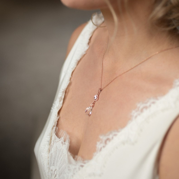 Верижка за гръб • водно капков дизайн • сплав с кристали и изкуствени камъни • геометрична форма • електроплакиране