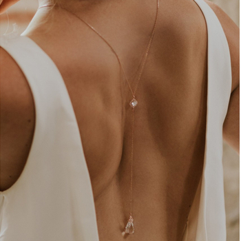 Верижка за гръб • водно капков дизайн • сплав с кристали и изкуствени камъни • геометрична форма • електроплакиране