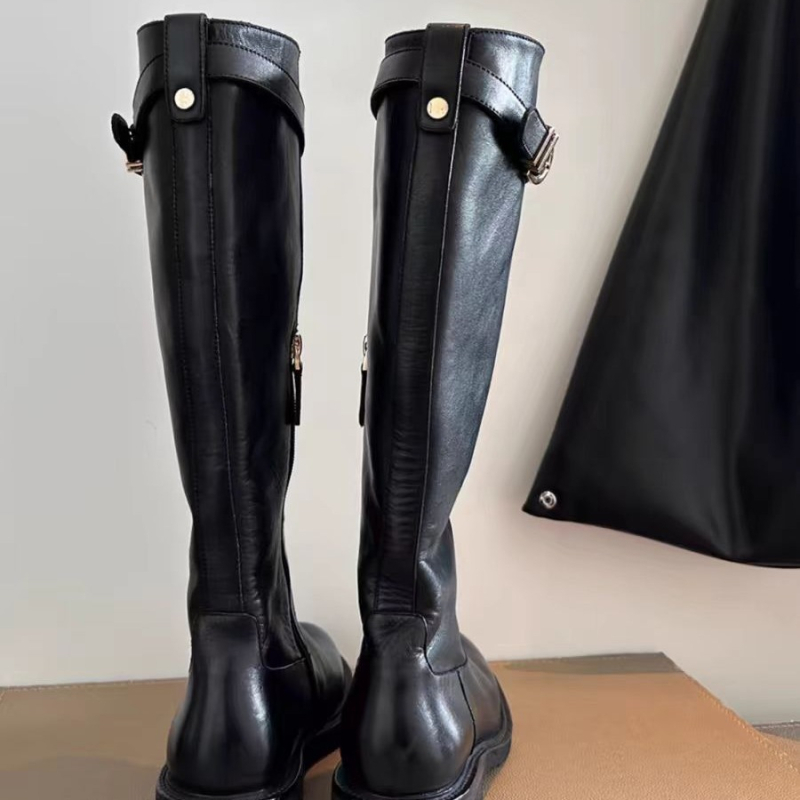 Vitezove čizme od kože, okrugli vrh, debeli potplat 3–5 cm, visoki dio čizme, bočni zip