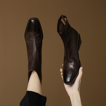 Kožne čizme do gležnja s oštrim nosom, stražnji zatvarač, debeli pet 3–5 cm, niski kroj