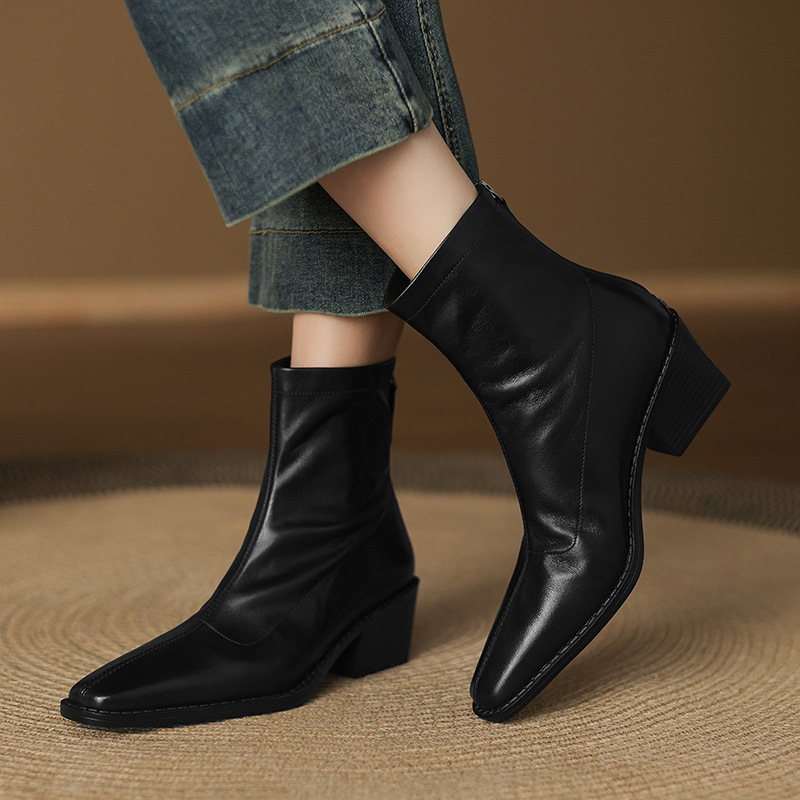 Kožne čizme do gležnja s oštrim nosom, stražnji zatvarač, debeli pet 3–5 cm, niski kroj