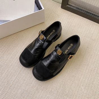 Loaferi od teleće kože s okruglim vrhom, srednjom visinom pete 3–5 cm, gumenom potplatom, podstava od svinjske kože