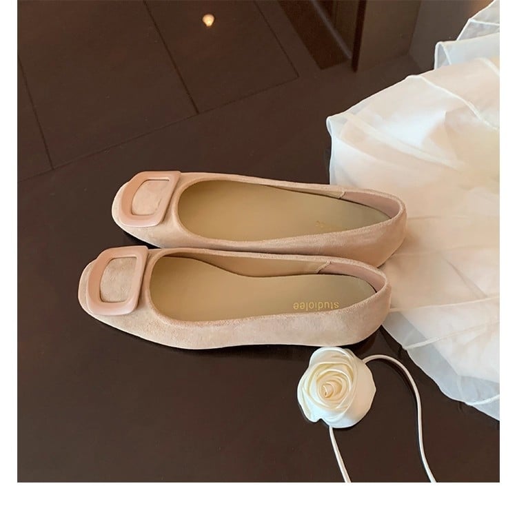 Ženske ravne cipele s okruglim vrhom i kvadratnom kopčom, velurov gornji dio, niski potplat, unutarnja podizna uloška, gumeni potplat, pogodne za proljeće i jesen