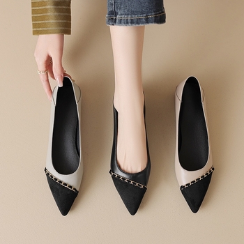 Mary Jane cipele, špičast nos, gornji dio od prave kože, kaiš s kopčom, gumena potplata