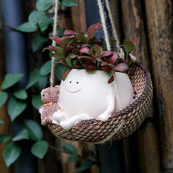 Spremnik za sukulente od smole, s nasmiješenim medvjedom na ljuljački – vrtna dekoracija; ovlaštena privatna marka