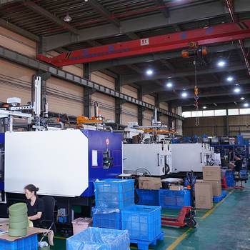 Гърне за цветя от смола, инжекционно формовано, здраво и устойчиво на деформиране, за настолно или подово използване на балкона.