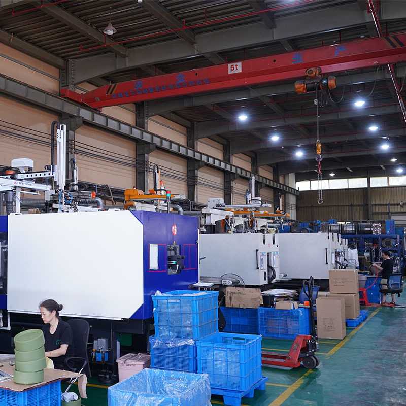 Гърне за цветя от смола, инжекционно формовано, здраво и устойчиво на деформиране, за настолно или подово използване на балкона.