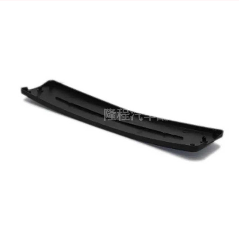 Mercedes-Benz E-Class W212 első rendszámkeret (E300/E260) – műanyag, alkatrész szám 2128170078