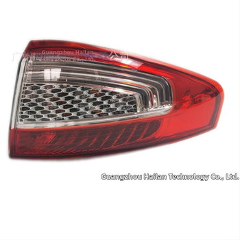 LED zadné svetlo pre Ford Mondeo 2011–2012 so svetlami do hmly a brzdovými, ABS, 12V, 45W, 4500 lm