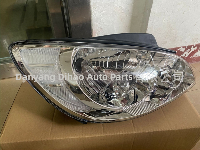 DH PC predné svetlo GETZ 06 55W 12V (diel 92101-1C510/92102-1C510)