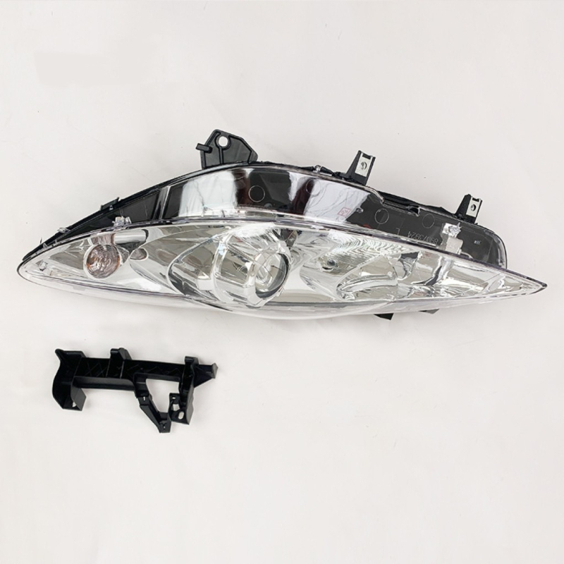 Фар за Dongfeng Peugeot 307 (T63) – 620686/620886, 12V халогенна лампа, абажур в стила на оригинала, за модели след 2008 г.