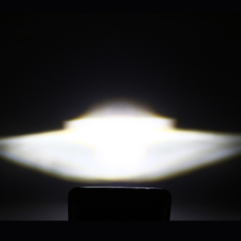 LED prednja svjetiljka Harley motocikl — universalna, kućište od PC+ aluminija; napon 10–60V; LED izvor; vijek trajanja 30000 h